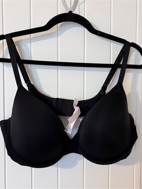 Victoria's Secret Black Molded T-Shirt Bra - Smooth Everyday Wear